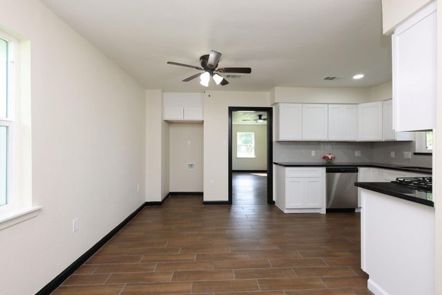 9015 Vinearbor Street, Houston, TX 77033