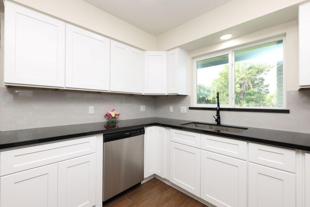 9015 Vinearbor Street, Houston, TX 77033