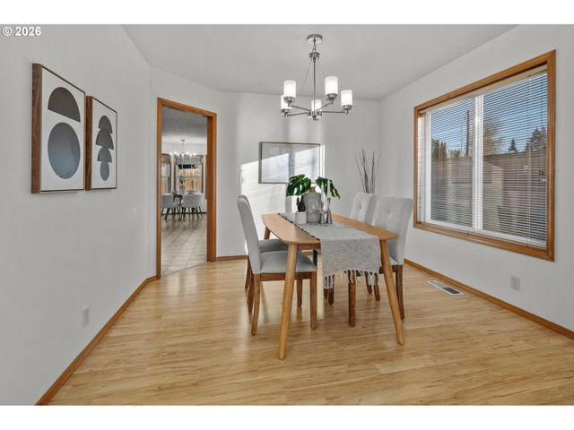 1492 Se 49TH Ct, Hillsboro, OR 97123