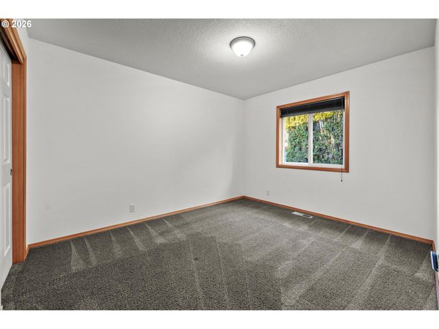 1492 Se 49TH Ct, Hillsboro, OR 97123