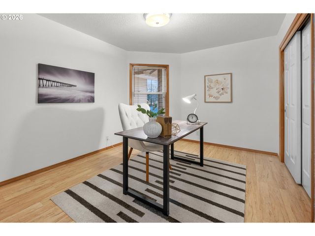 1492 Se 49TH Ct, Hillsboro, OR 97123