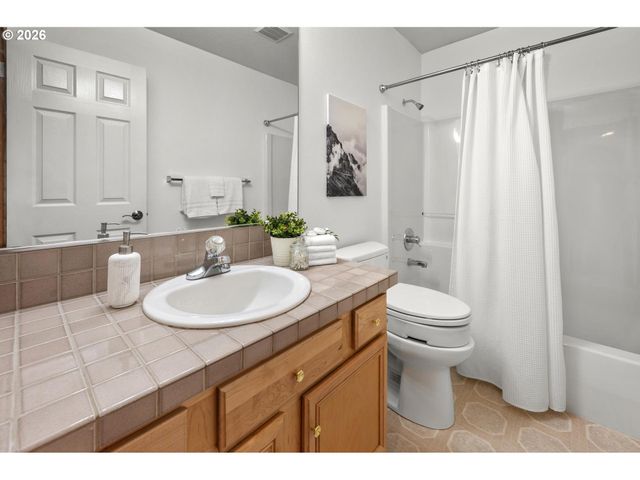 1492 Se 49TH Ct, Hillsboro, OR 97123