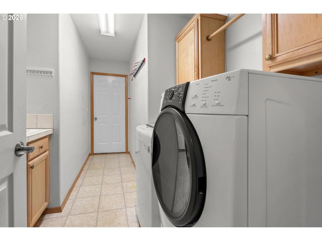 1492 Se 49TH Ct, Hillsboro, OR 97123