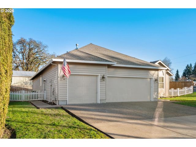 1492 Se 49TH Ct, Hillsboro, OR 97123