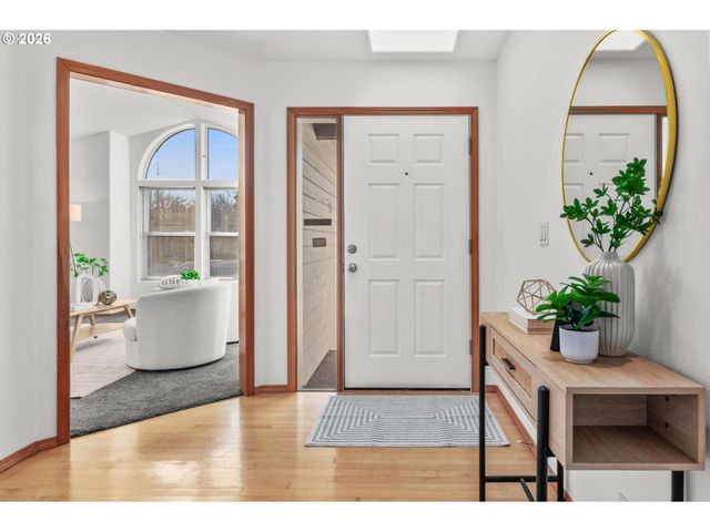 1492 Se 49TH Ct, Hillsboro, OR 97123