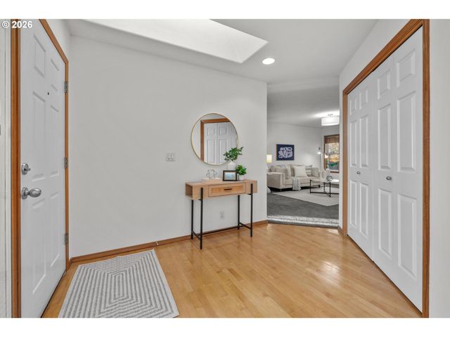 1492 Se 49TH Ct, Hillsboro, OR 97123