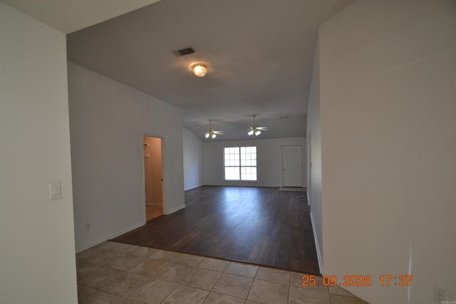 800 SE Second Street, Bryant, AR 72022