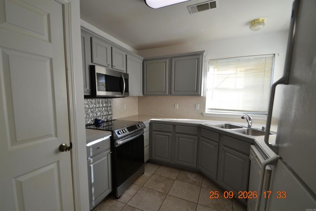 800 SE Second Street, Bryant, AR 72022