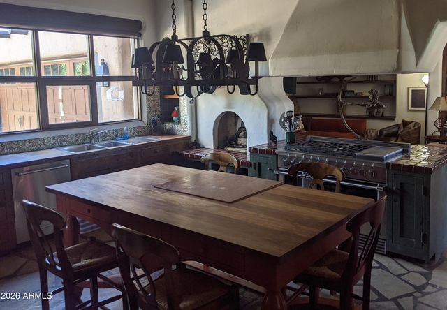 1503 INDIAN ROCK Road, Carefree, AZ 85377