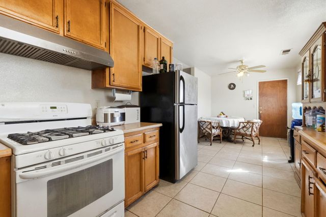 2611 Hanna Avenue, Corcoran, CA 93212