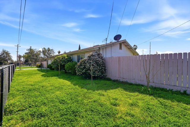 2611 Hanna Avenue, Corcoran, CA 93212