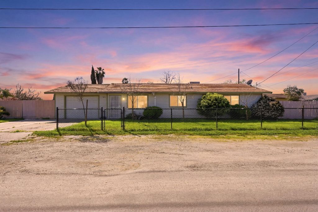 2611 Hanna Avenue, Corcoran, CA 93212