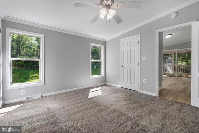 276 WALNUT HILL DR, Harpers Ferry, WV 25425
