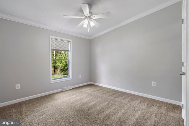 276 WALNUT HILL DR, Harpers Ferry, WV 25425