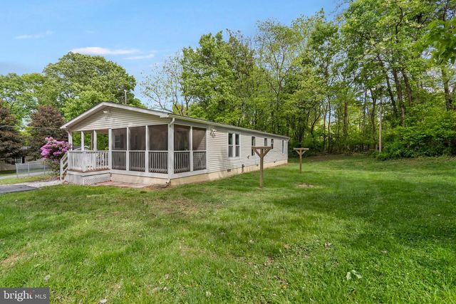 276 WALNUT HILL DR, Harpers Ferry, WV 25425