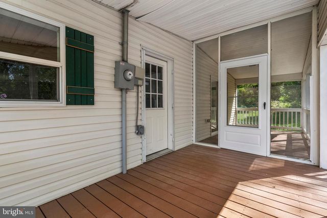 276 WALNUT HILL DR, Harpers Ferry, WV 25425