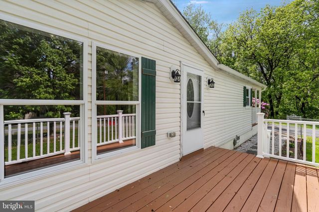 276 WALNUT HILL DR, Harpers Ferry, WV 25425