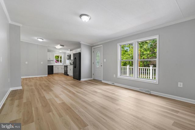 276 WALNUT HILL DR, Harpers Ferry, WV 25425