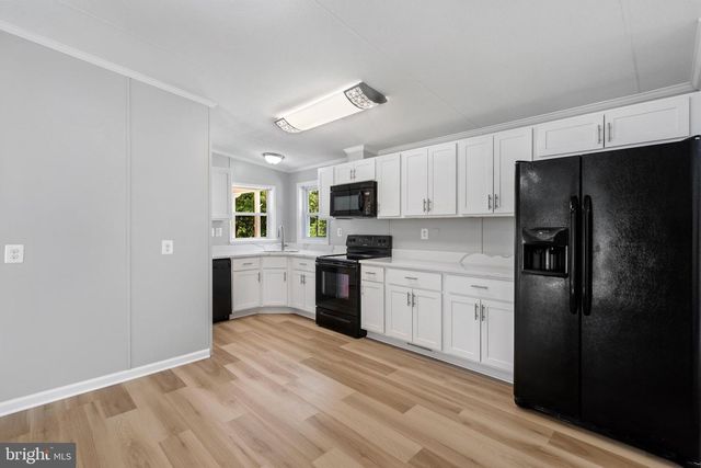 276 WALNUT HILL DR, Harpers Ferry, WV 25425