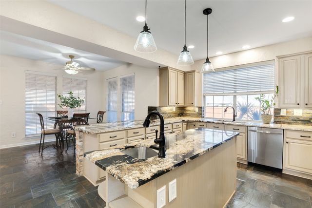 1937 Bear Run Drive, Grapevine, TX 76051