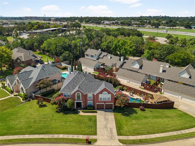 1937 Bear Run Drive, Grapevine, TX 76051
