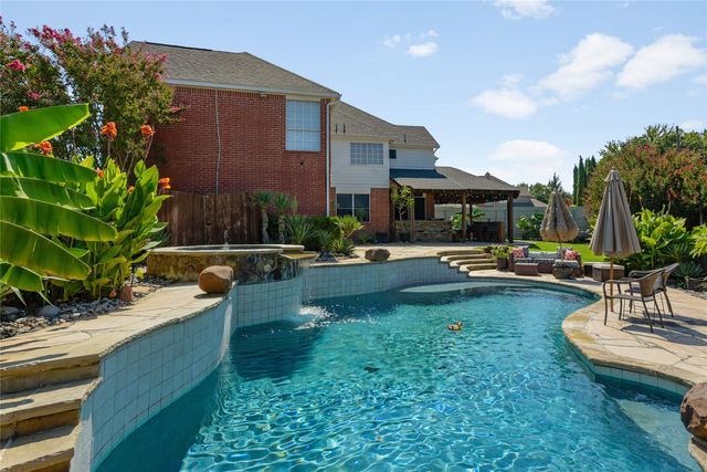 1937 Bear Run Drive, Grapevine, TX 76051
