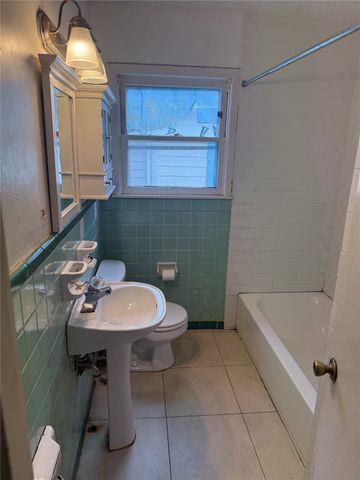 812 Westway Street, Denton, TX 76201