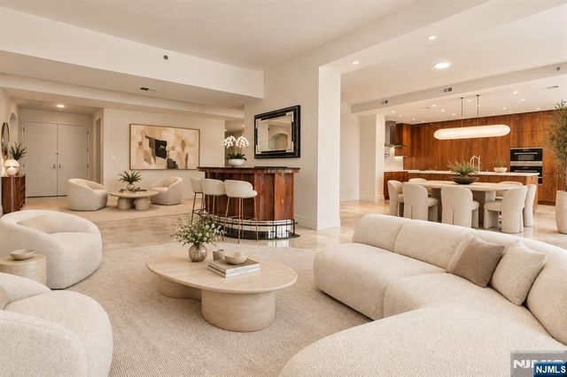 100 Carlyle Drive VILLA P- 6, Cliffside Park, NJ 07010