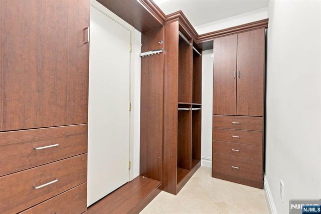 100 Carlyle Drive VILLA P- 6, Cliffside Park, NJ 07010