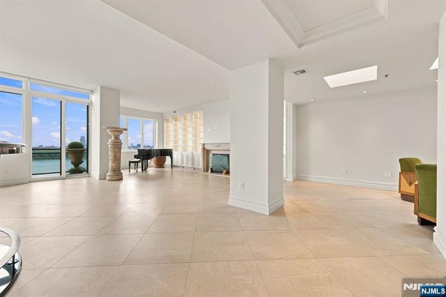 100 Carlyle Drive VILLA P- 6, Cliffside Park, NJ 07010