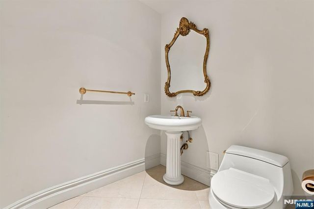 100 Carlyle Drive VILLA P- 6, Cliffside Park, NJ 07010