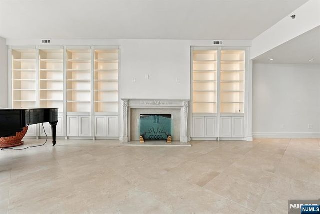 100 Carlyle Drive VILLA P- 6, Cliffside Park, NJ 07010