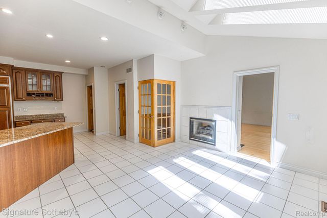 2855 Cranbrook Ridge Court, Oakland Charter Township, MI 48306