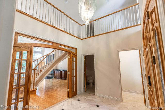 2855 Cranbrook Ridge Court, Oakland Charter Township, MI 48306