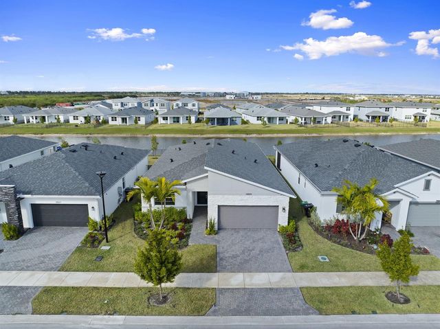 14499 SW Woodford Way, Port St. Lucie, FL 34987