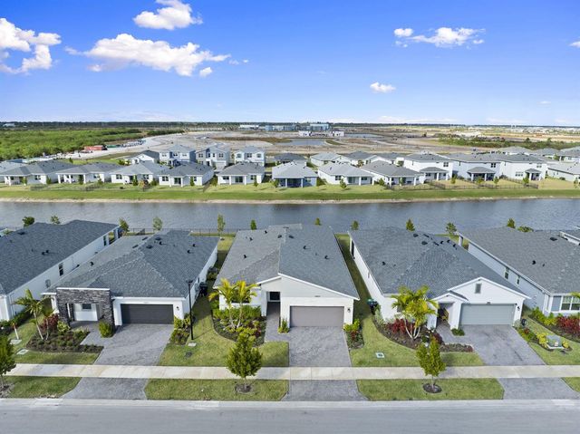 14499 SW Woodford Way, Port St. Lucie, FL 34987