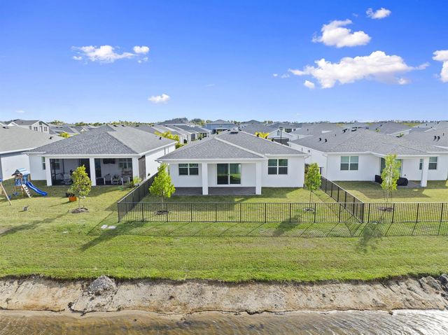 14499 SW Woodford Way, Port St. Lucie, FL 34987