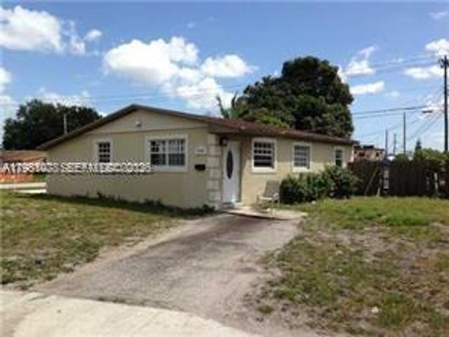3440 NW 209th Ter, Miami Gardens, FL 33056