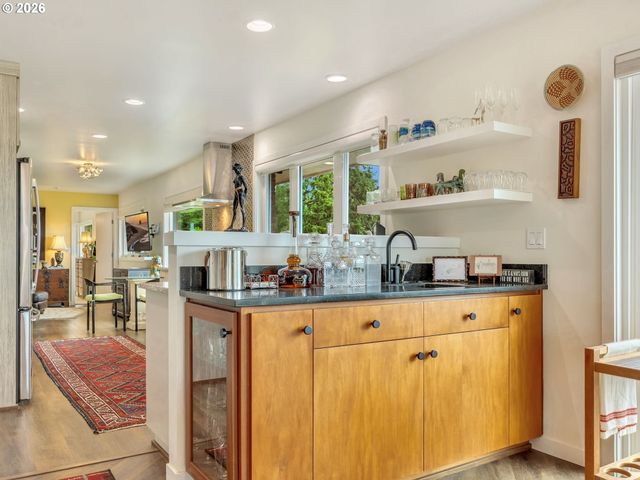 361 HILLTOP Dr, Seaside, OR 97138