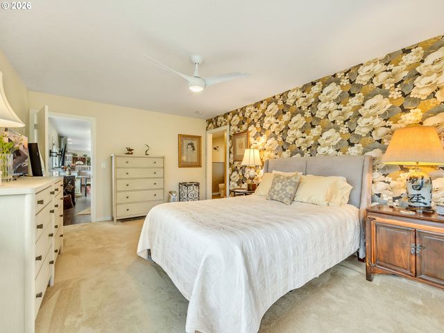 361 HILLTOP Dr, Seaside, OR 97138