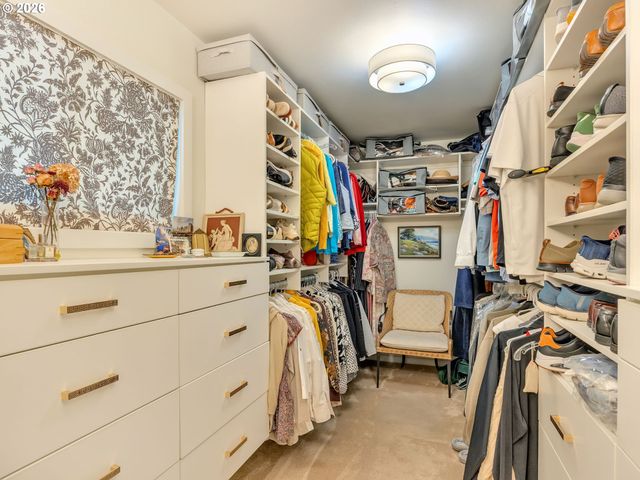361 HILLTOP Dr, Seaside, OR 97138