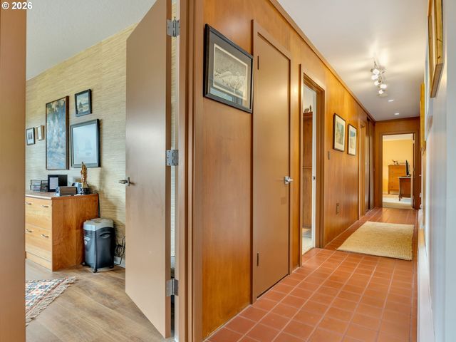 361 HILLTOP Dr, Seaside, OR 97138