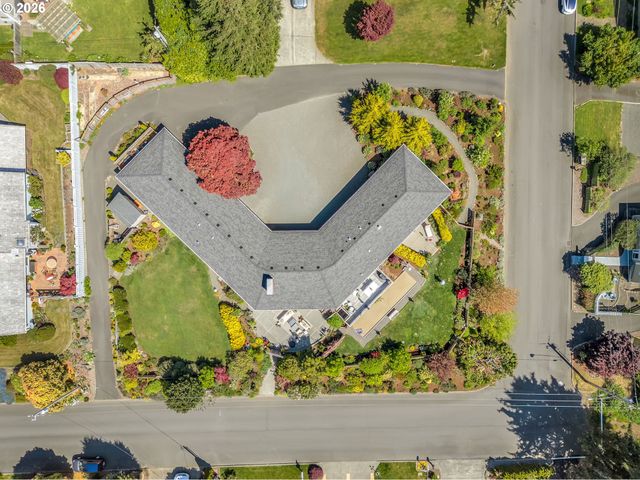 361 HILLTOP Dr, Seaside, OR 97138