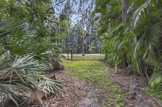 6045 Hall Boulevard, Loxahatchee, FL 33470