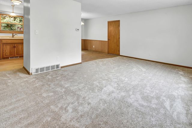 204 8th Street N, Sartell, MN 56377