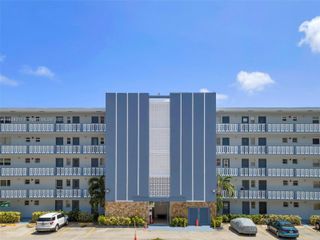 233 NE 14th Ave 108, Hallandale Beach, FL 33009