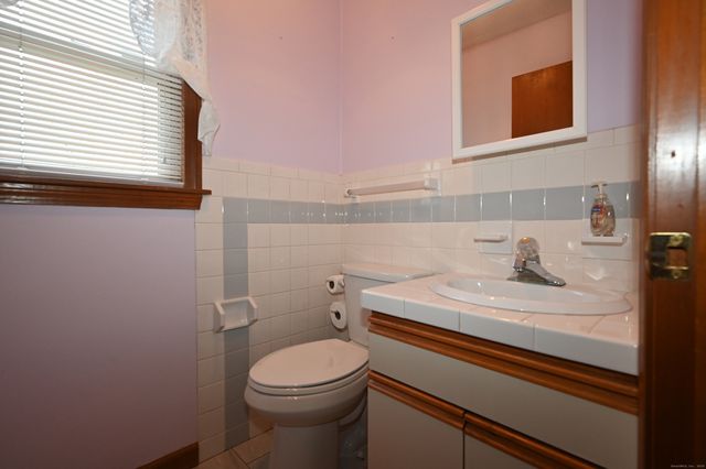 375 Coe Avenue APT 22, East Haven, CT 06512