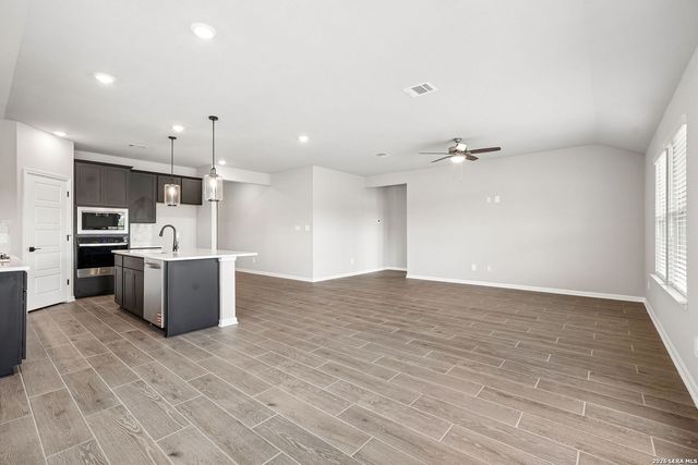 1406 Arcadian Rose, San Antonio, TX 78245