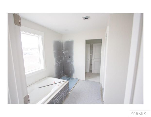 1736 S Bellagio Drive, Ammon, ID 83401