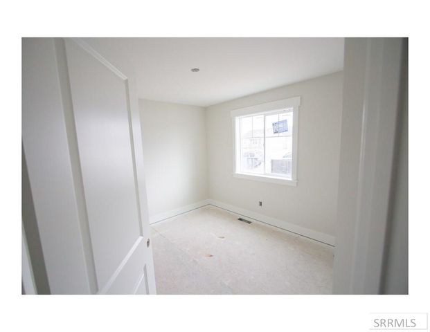 1736 S Bellagio Drive, Ammon, ID 83401